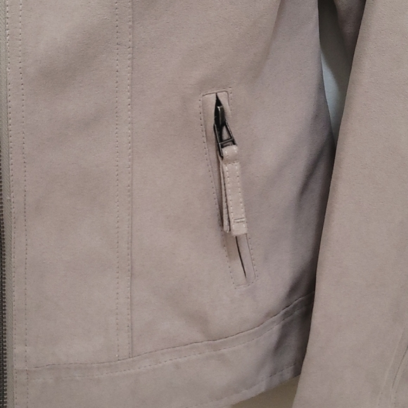 Ladies jacket - Picture 2 of 8